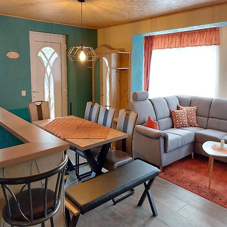 Roomy Apartment In Lichtenhain With Pond Kültér fotó