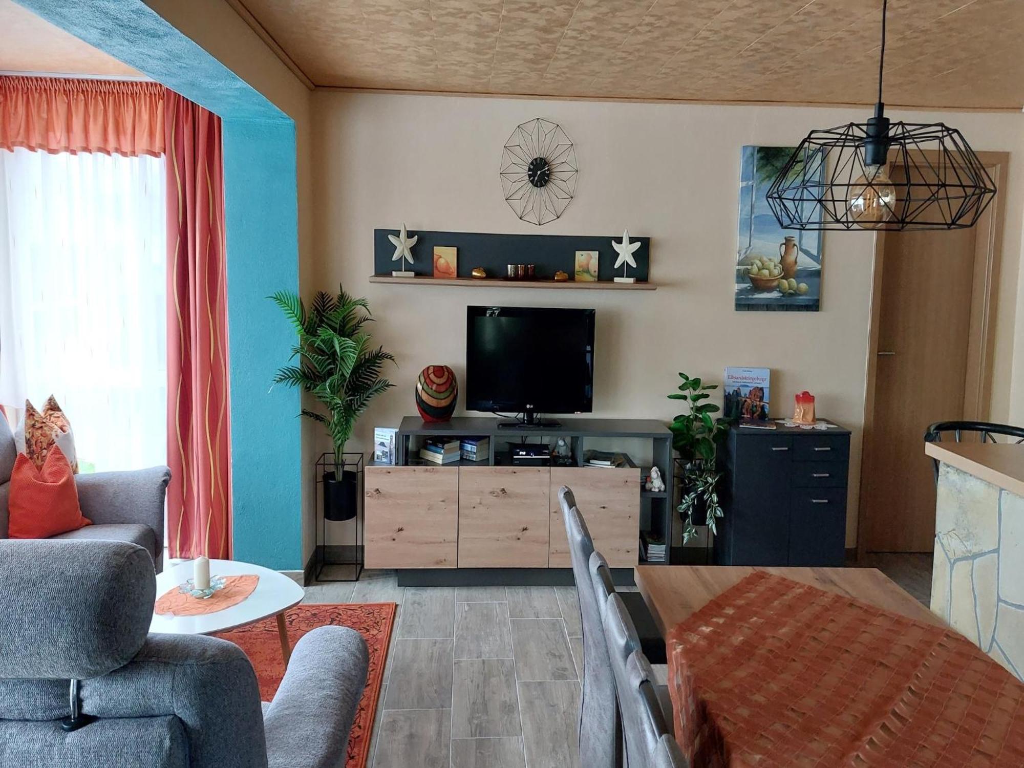 Roomy Apartment In Lichtenhain With Pond Kültér fotó