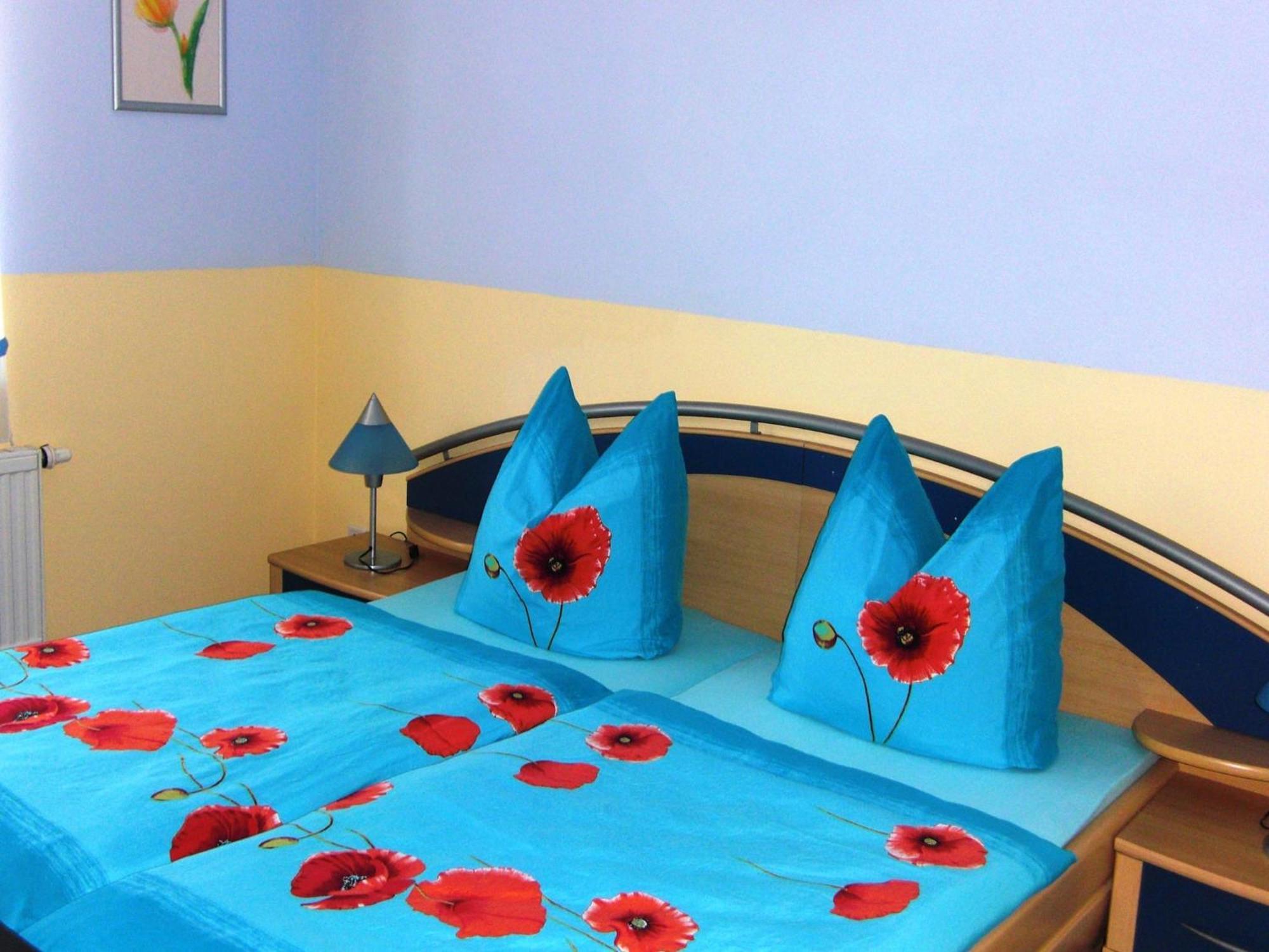 Roomy Apartment In Lichtenhain With Pond Kültér fotó
