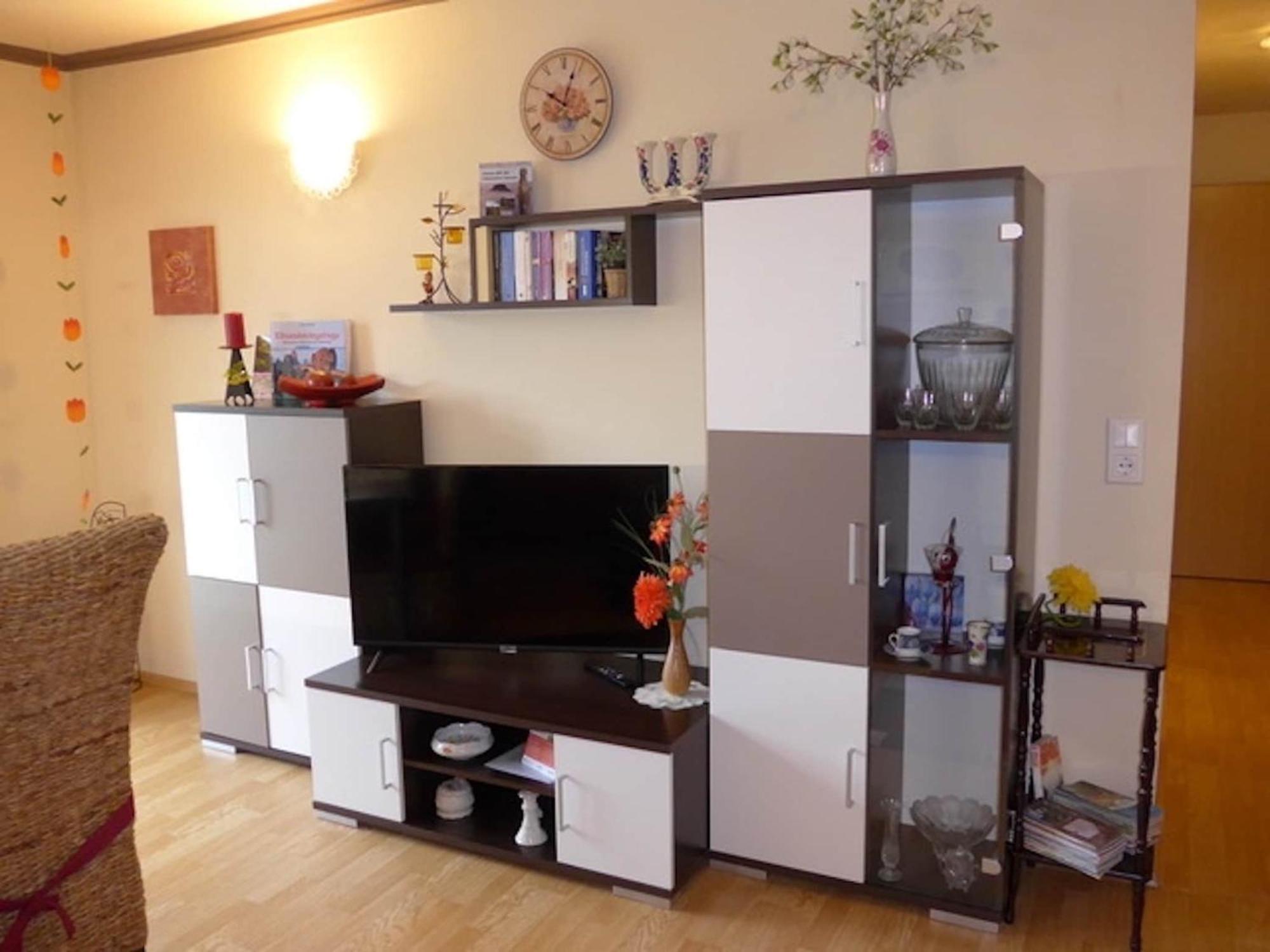 Roomy Apartment In Lichtenhain With Pond Kültér fotó