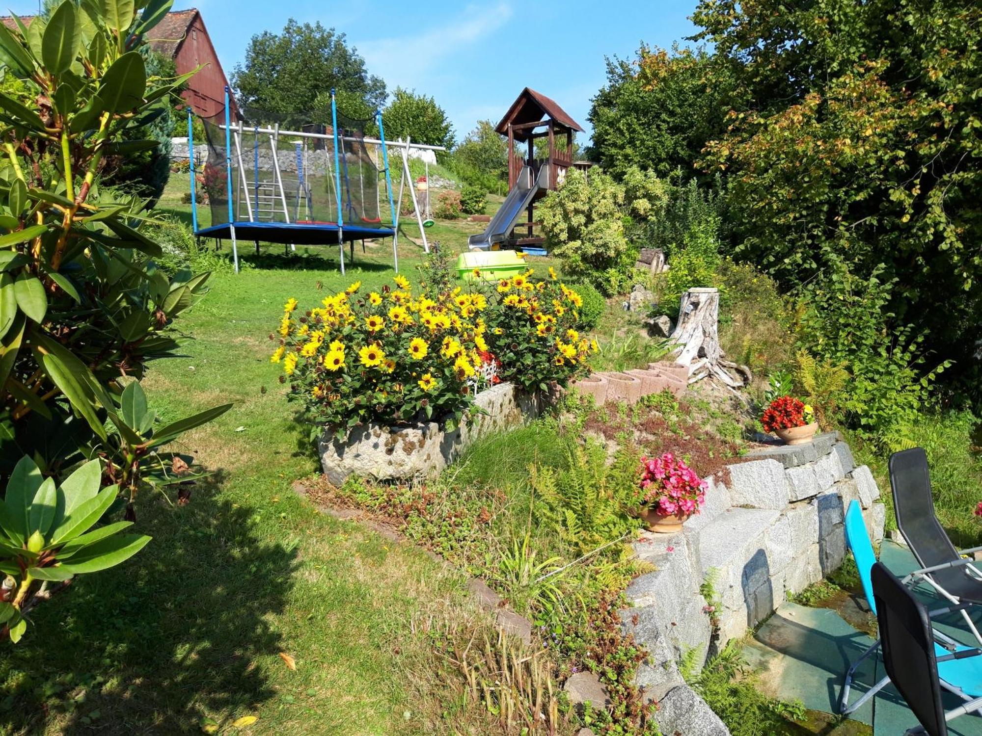 Roomy Apartment In Lichtenhain With Pond Kültér fotó
