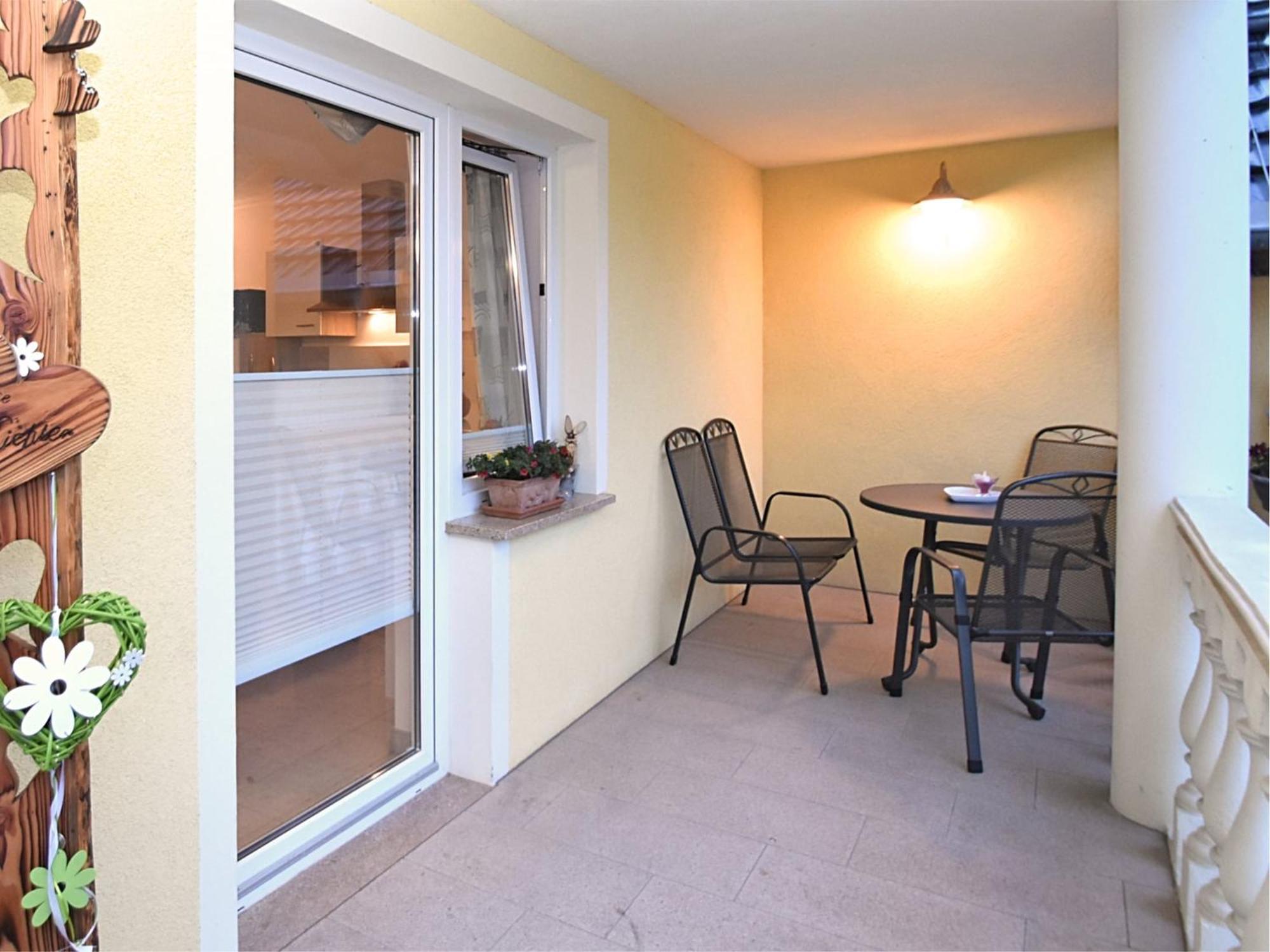 Roomy Apartment In Lichtenhain With Pond Kültér fotó