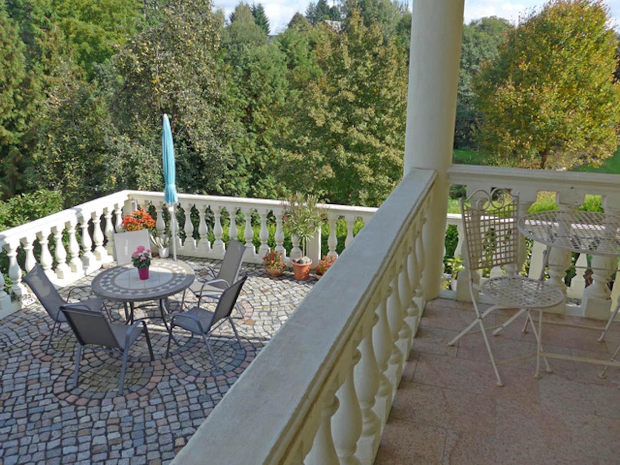 Roomy Apartment In Lichtenhain With Pond Kültér fotó