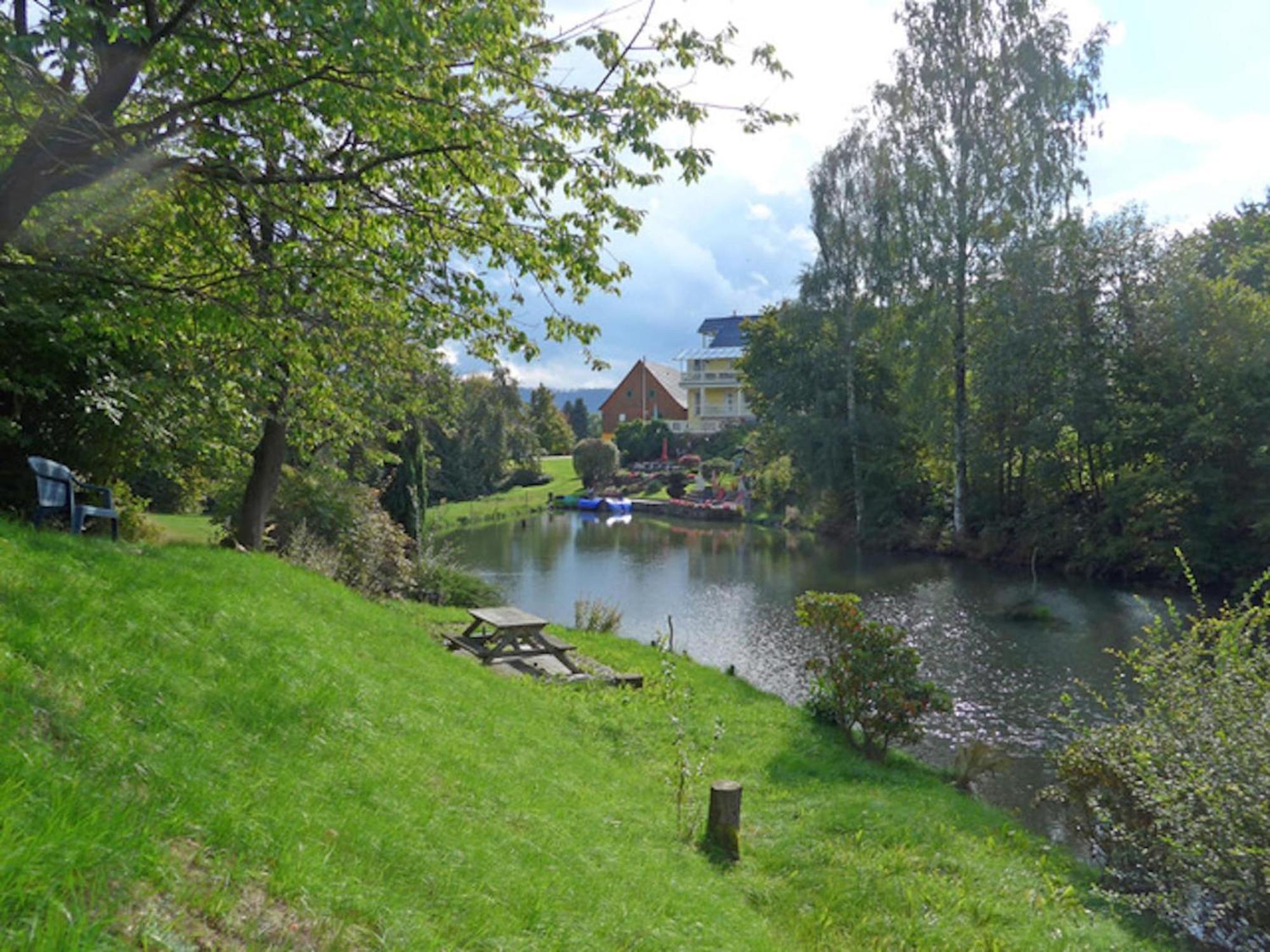 Roomy Apartment In Lichtenhain With Pond Kültér fotó