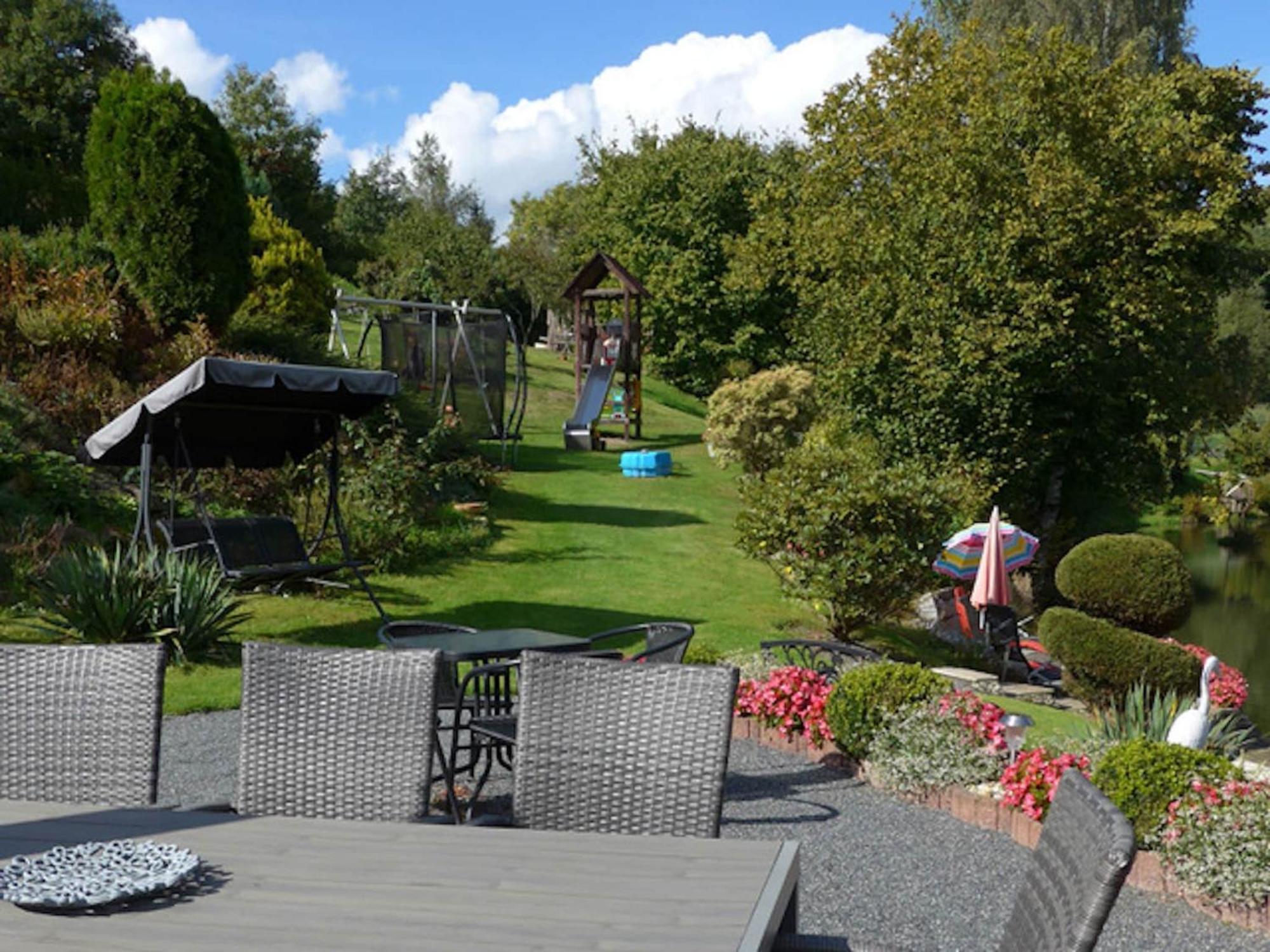 Roomy Apartment In Lichtenhain With Pond Kültér fotó